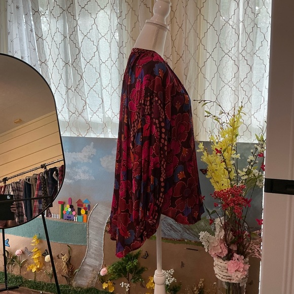 Philosophy Vibrant Red and Pink Floral Blouse - Picture 4 of 4